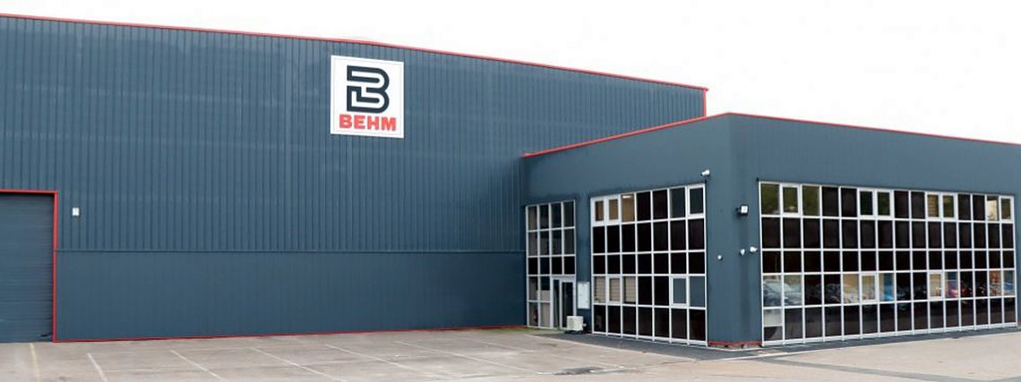 Atelier BEHM à Thionville, bâtiment de 14 000 m² en zone industrielle de Metzange