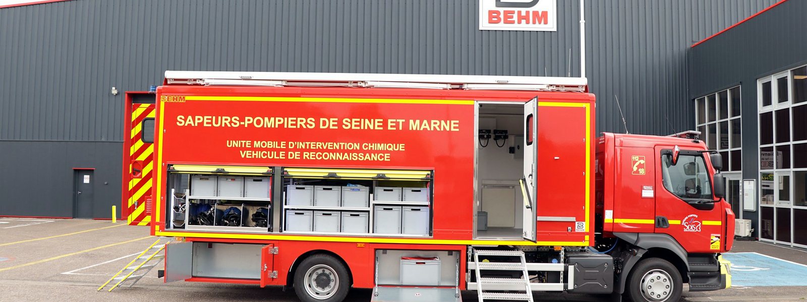 Véhicule de reconnaissance et d'intervention chimique sur porteur construit par BEHM