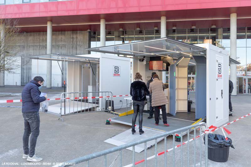 Mobil Security en service à l'entrée d'une salle de concert